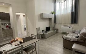 Da Lenny The Grey Apartment